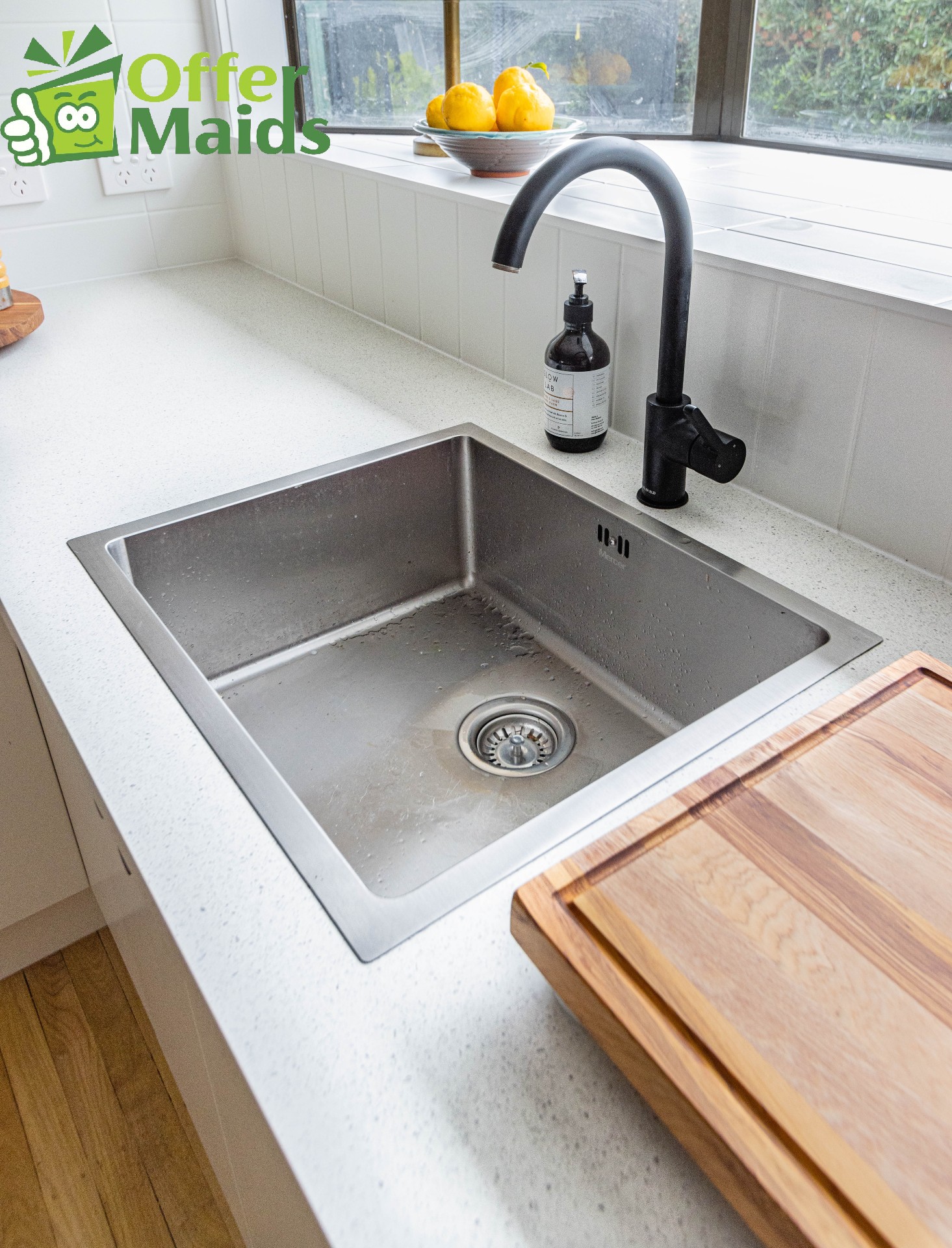 How to clean kitchen sinks and drains
